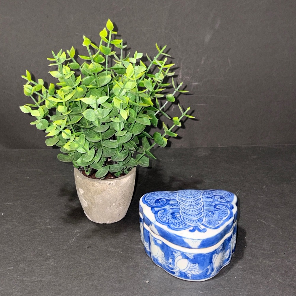Blue and White Porcelain Butterfly Trinket Box Chinoiserie Ceramic Keepsake Case